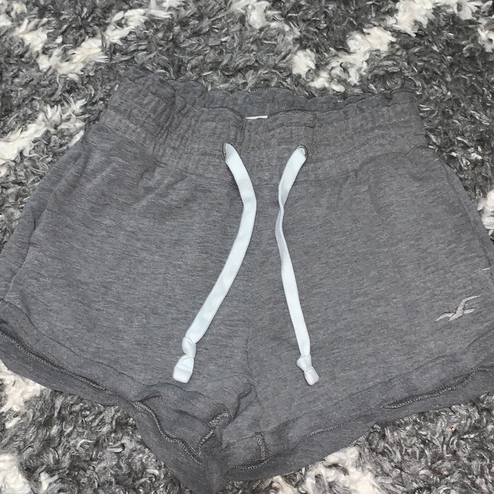 Hollister comfy shorts🌸